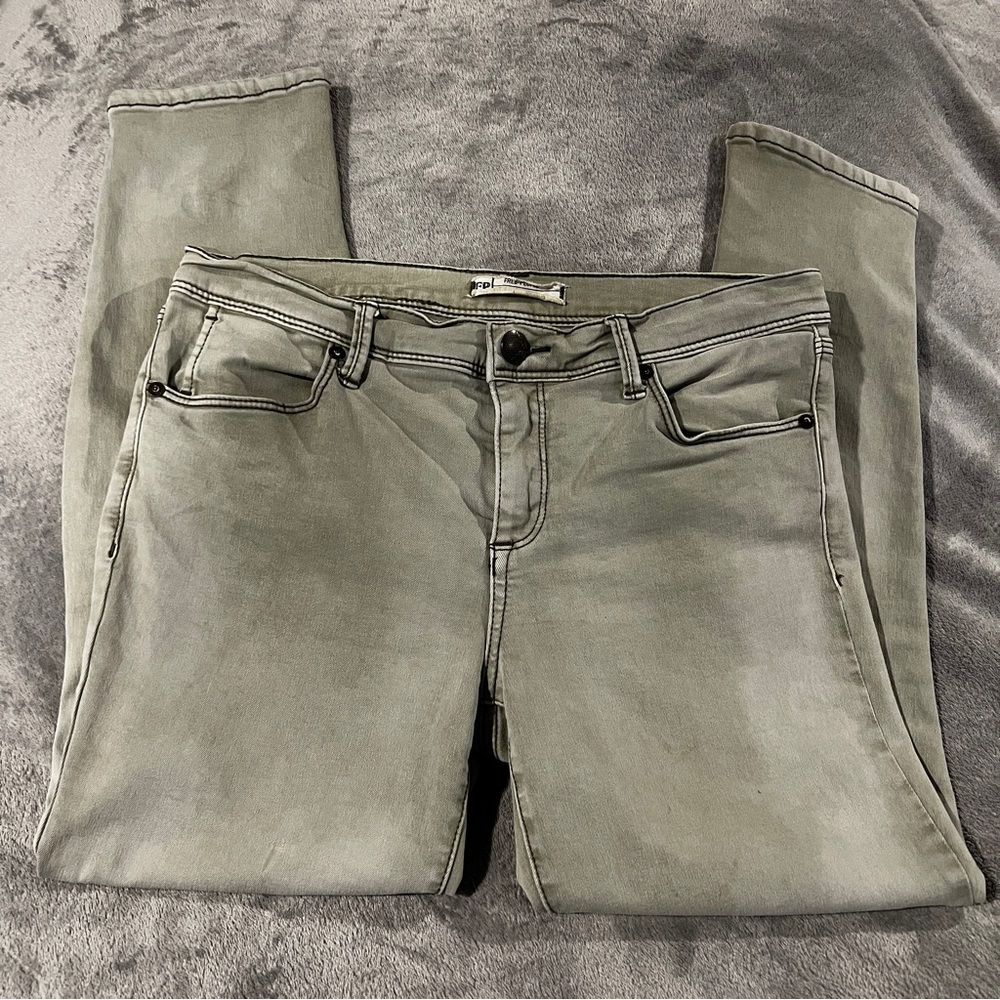 NWOT - Free People sz30 olive/sage green skinny jeans